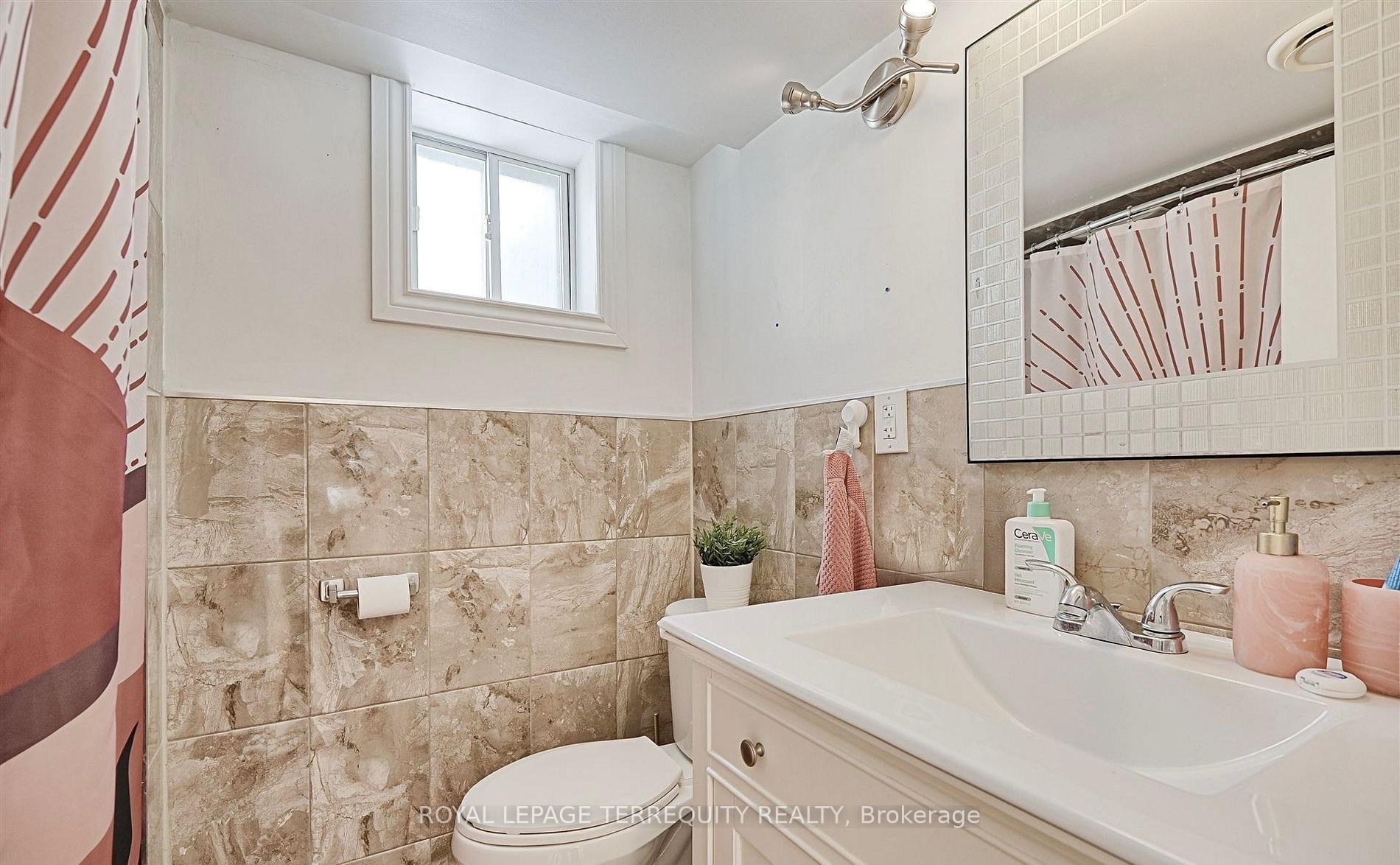 Photo 9 of Unit Lower, 471 Gilbert Avenue, Toronto, Caledonia-Fairbank — HOMEH