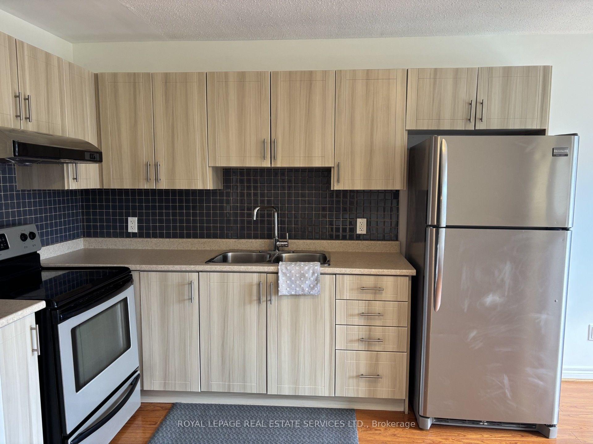 Photo 10 of Unit #A, 204 Gladstone Avenue, Toronto, Little Portugal — HOMEH