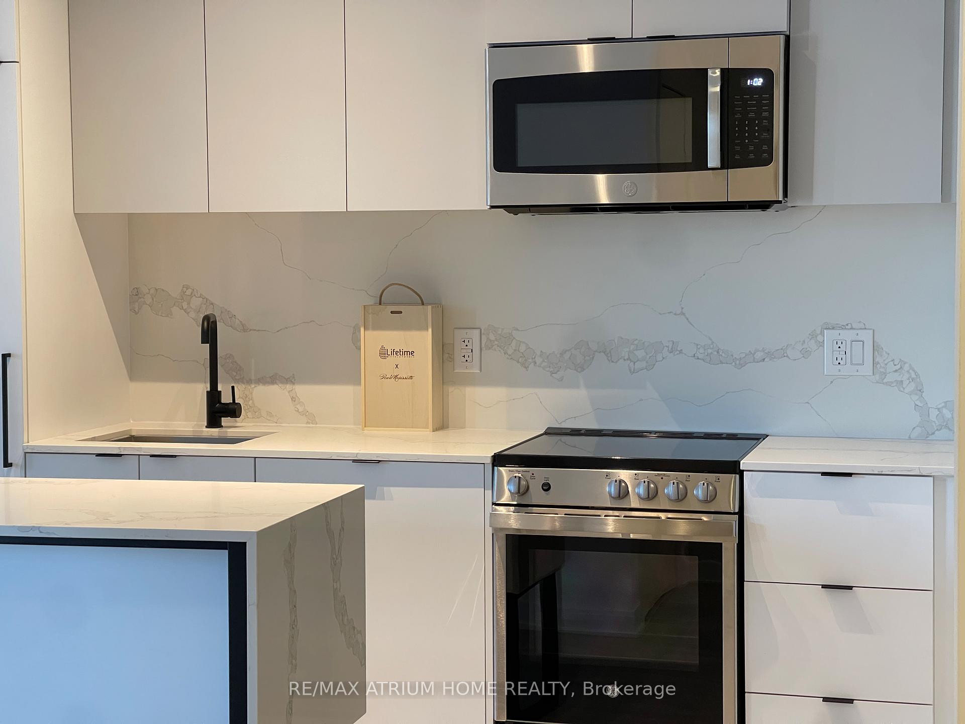 Photo of Unit 630, 285 Dufferin Street W