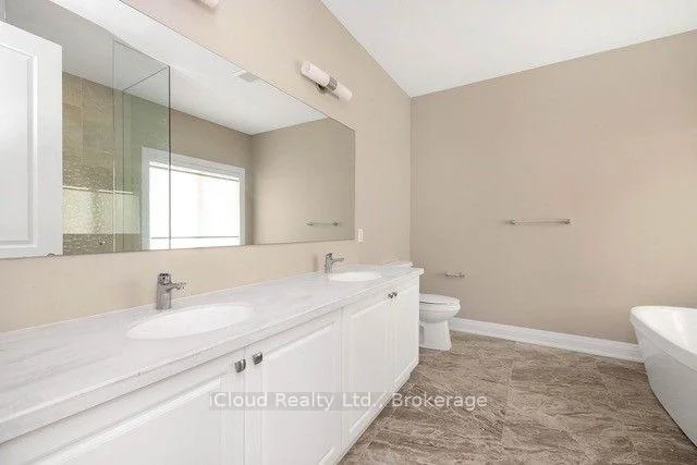 Photo 10 of 38 Pine Hill Crescent, Aurora, Aurora Estates — HOMEH
