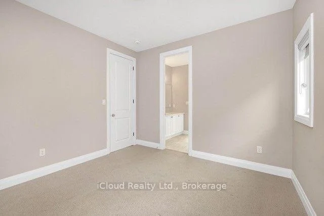 Photo 18 of 38 Pine Hill Crescent, Aurora, Aurora Estates — HOMEH