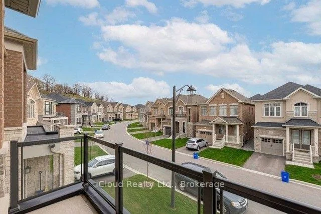 Photo 28 of 38 Pine Hill Crescent, Aurora, Aurora Estates — HOMEH
