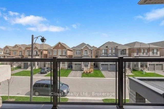 Photo 29 of 38 Pine Hill Crescent, Aurora, Aurora Estates — HOMEH