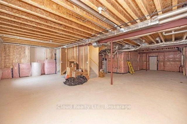 Photo 34 of 38 Pine Hill Crescent, Aurora, Aurora Estates — HOMEH