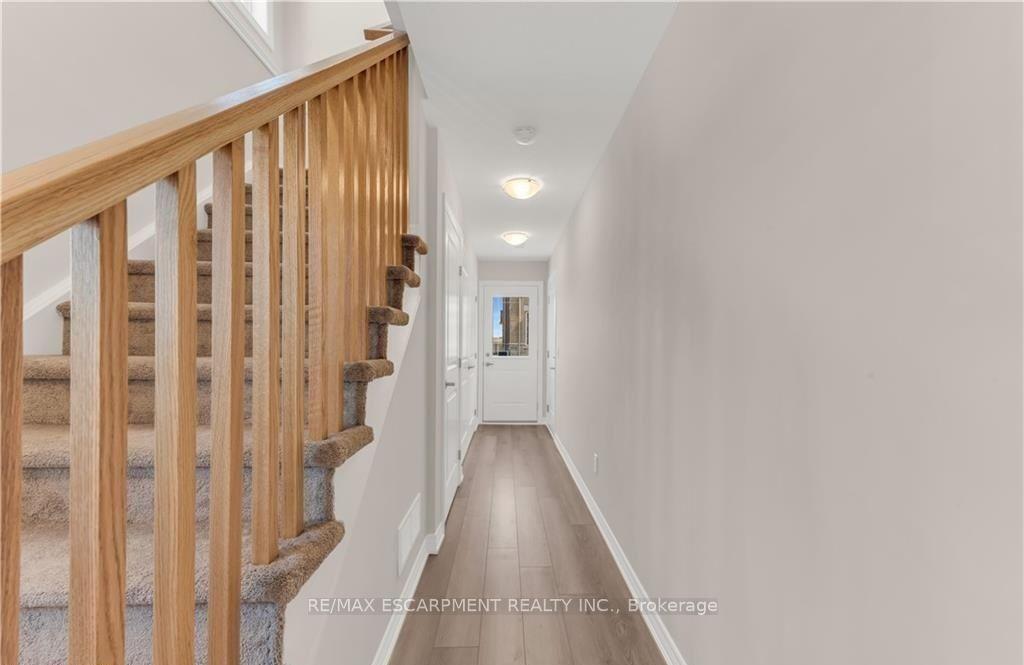 Photo 5 of Unit 39, 19 Picardy Drive, Hamilton, Stoney Creek Mountain — HOMEH