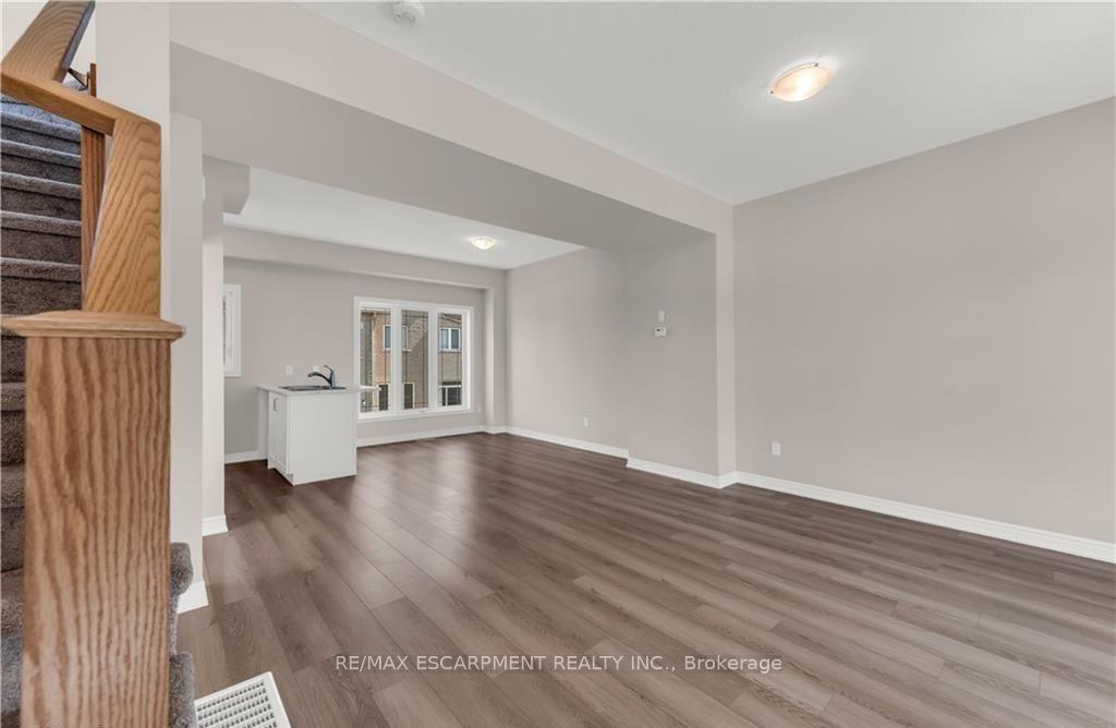 Photo 8 of Unit 39, 19 Picardy Drive, Hamilton, Stoney Creek Mountain — HOMEH