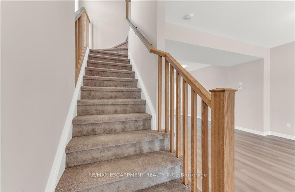 Photo 15 of Unit 39, 19 Picardy Drive, Hamilton, Stoney Creek Mountain — HOMEH