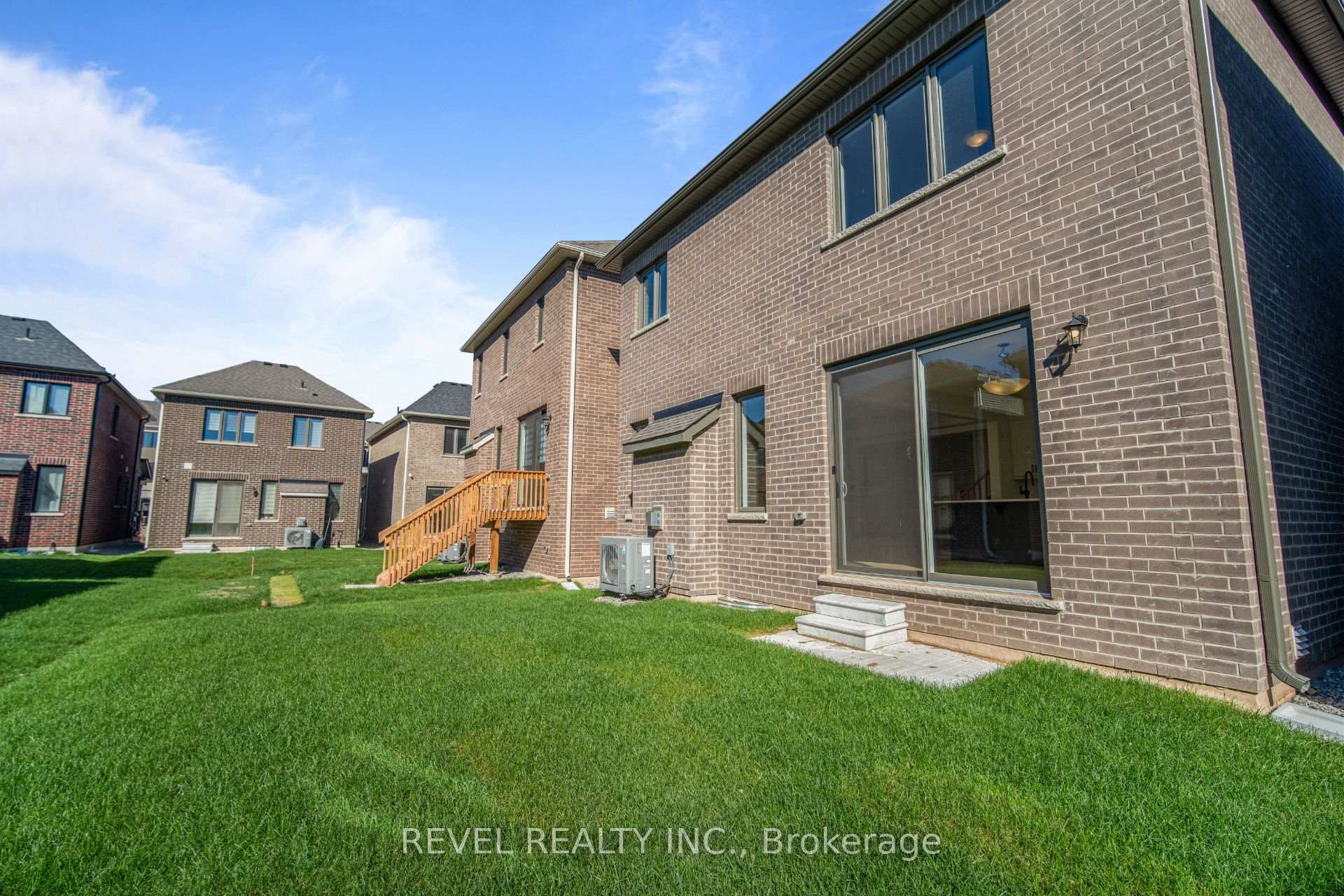 Photo 46 of 1509 Zilio Terrace, Milton, Bowes — HOMEH