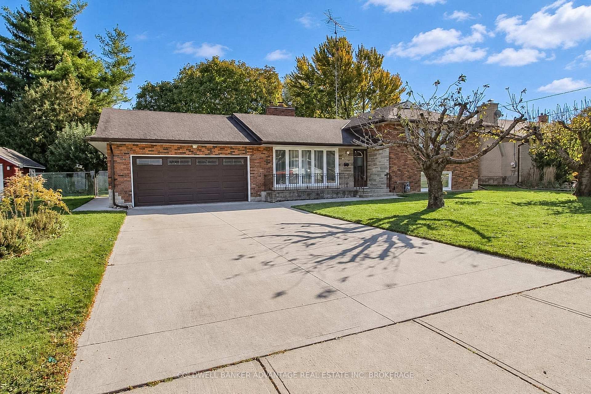Photo 2 of 490 Niagara Street, St. Catharines, Vine/Linwell — HOMEH