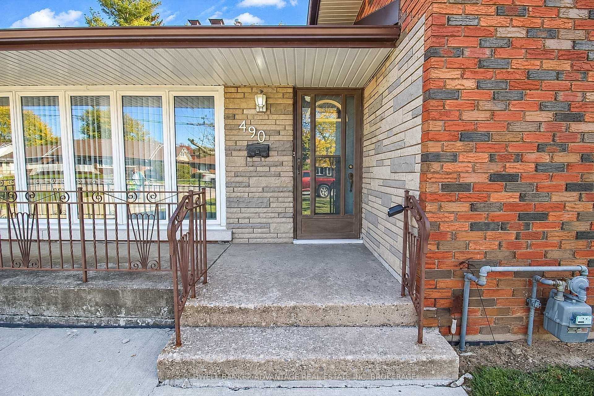 Photo 5 of 490 Niagara Street, St. Catharines, Vine/Linwell — HOMEH