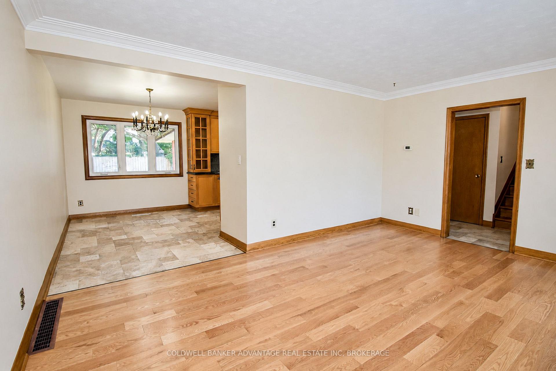 Photo 8 of 490 Niagara Street, St. Catharines, Vine/Linwell — HOMEH