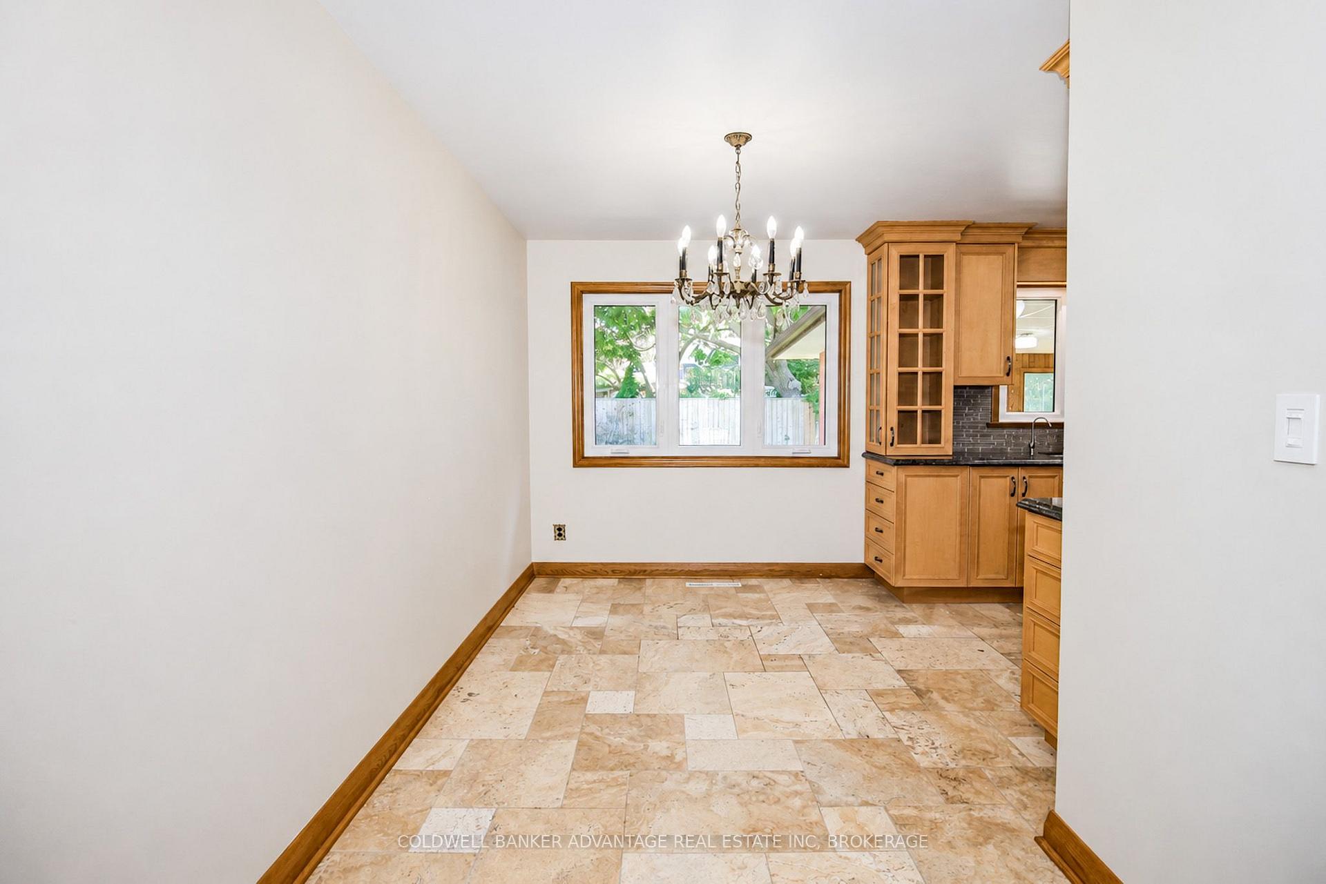 Photo 9 of 490 Niagara Street, St. Catharines, Vine/Linwell — HOMEH