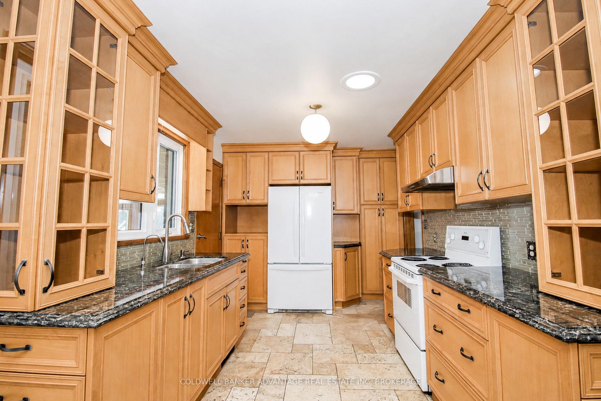 Photo 11 of 490 Niagara Street, St. Catharines, Vine/Linwell — HOMEH