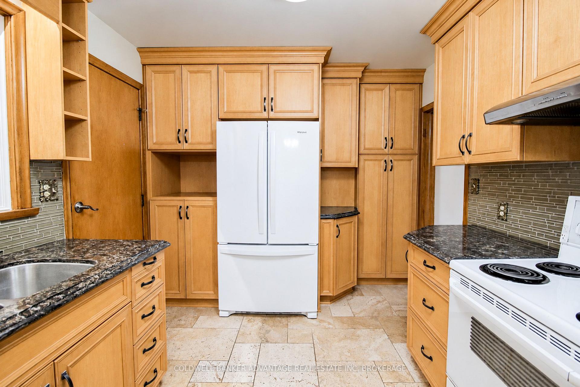 Photo 13 of 490 Niagara Street, St. Catharines, Vine/Linwell — HOMEH