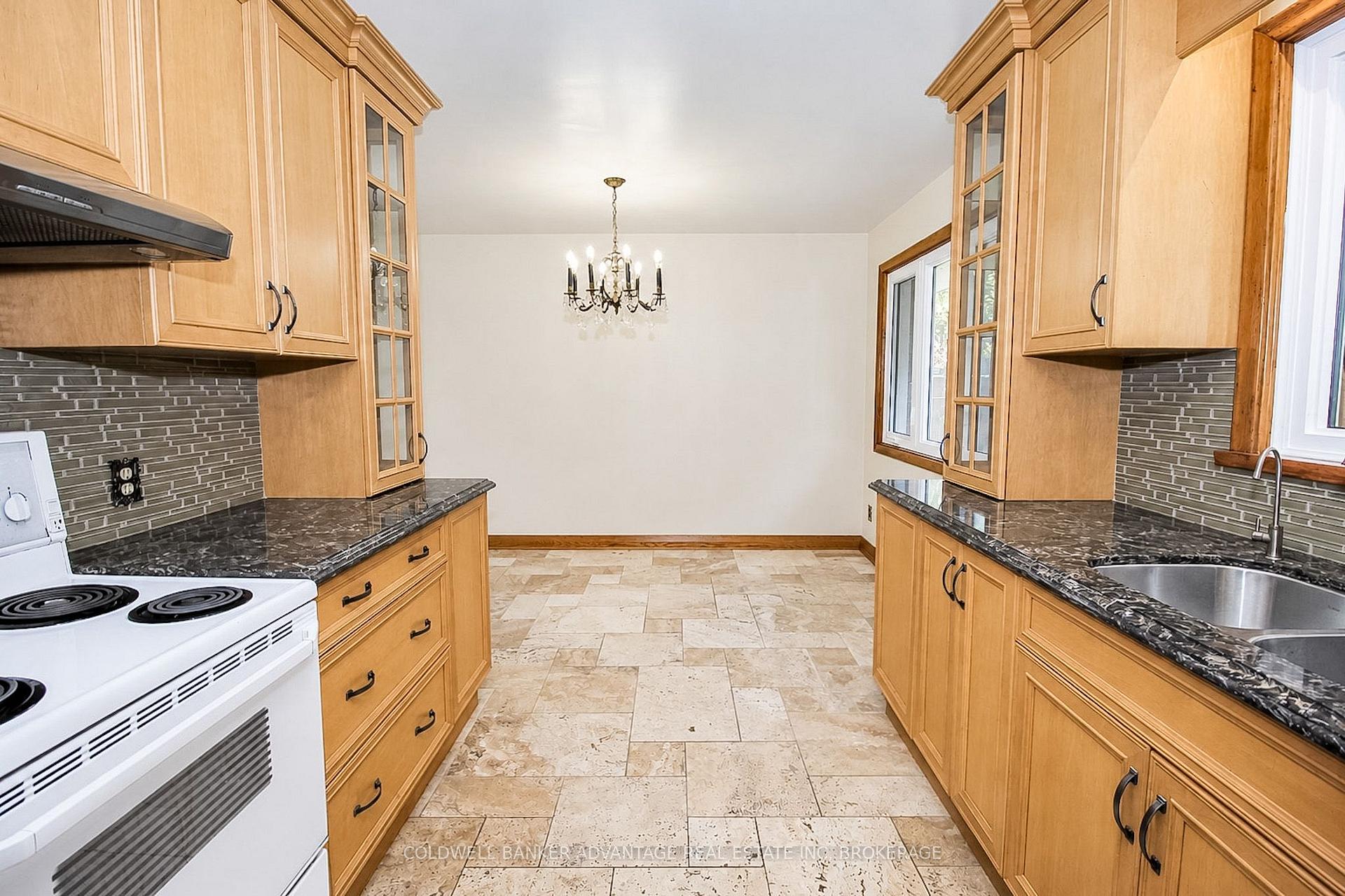 Photo 15 of 490 Niagara Street, St. Catharines, Vine/Linwell — HOMEH