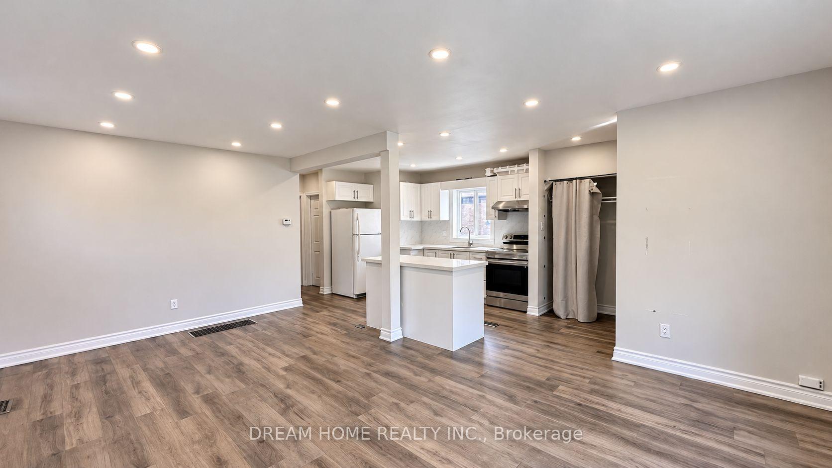 Photo 3 of Unit Main, 65 Miramar Crescent, Scarborough, Bendale — HOMEH
