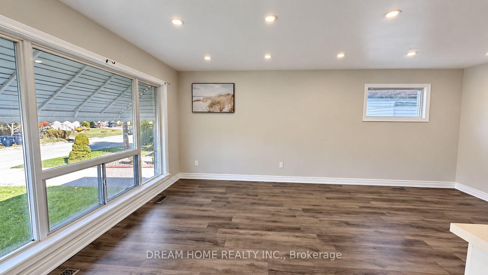 Photo 5 of Unit Main, 65 Miramar Crescent, Scarborough, Bendale — HOMEH