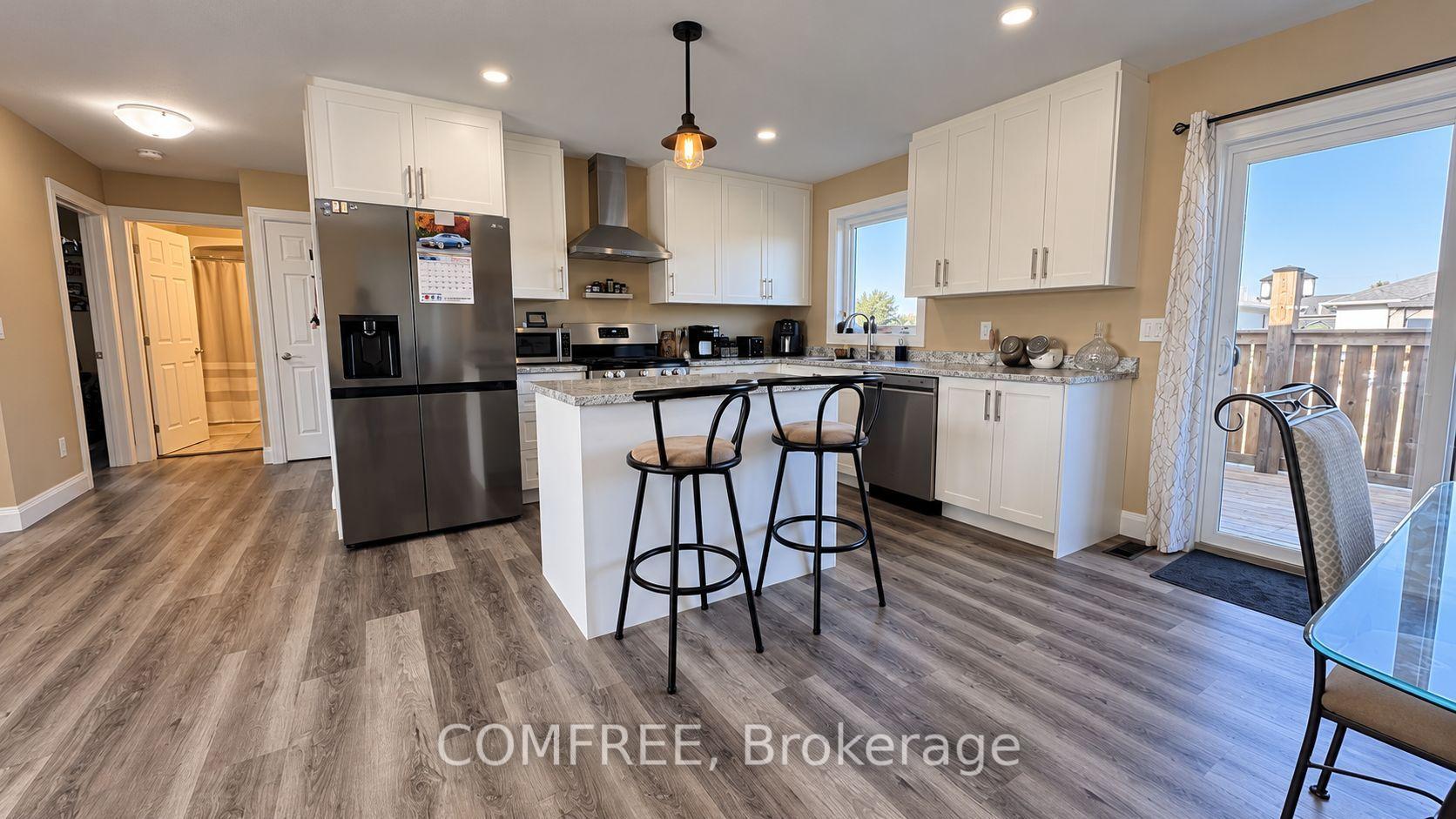 Photo 4 of 32 Hawthorne Crescent, Chatham-Kent, Tilbury — HOMEH