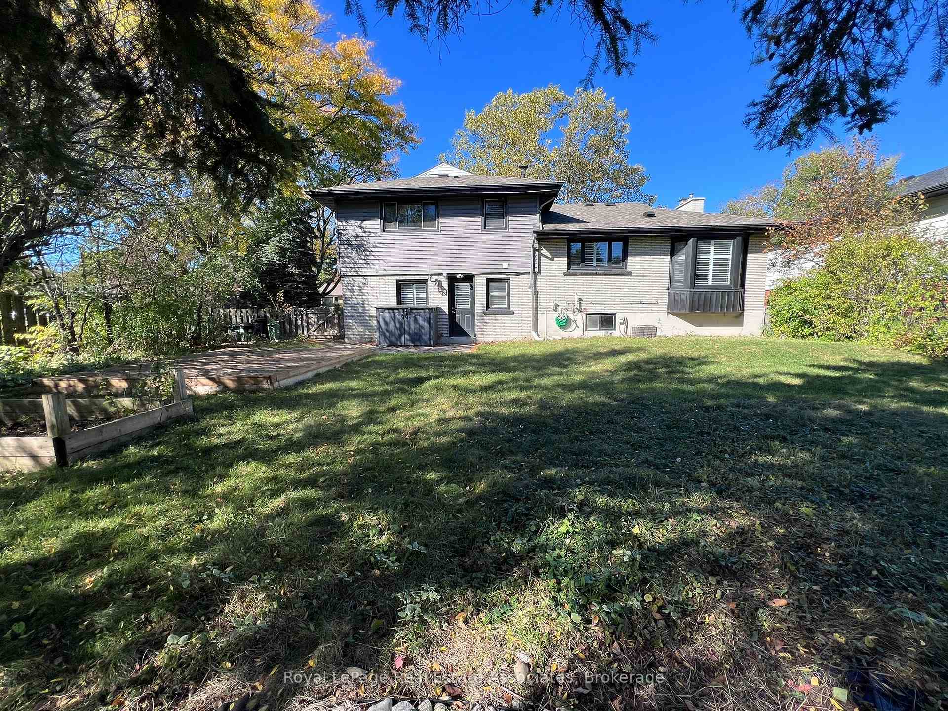 Photo 19 of Unit Upper, 222 Columbia Drive, Hamilton, Buchanan — HOMEH