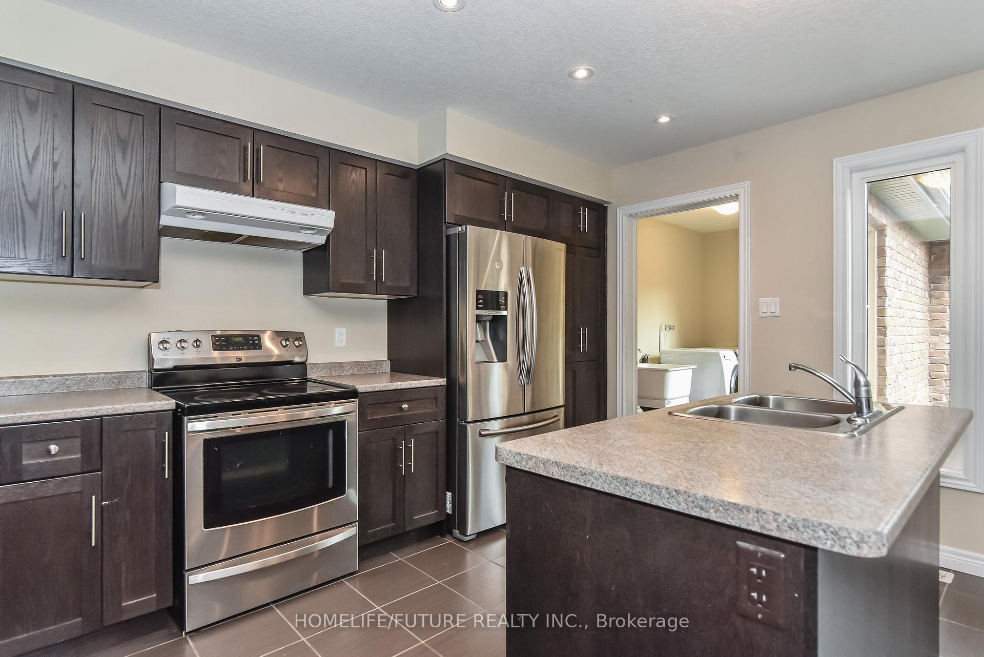 Photo 4 of Unit 30, 14 Amos Drive, Guelph, Kortright East — HOMEH