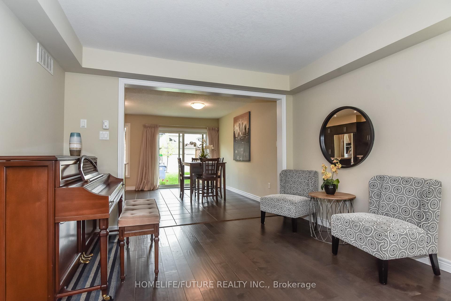 Photo 8 of Unit 30, 14 Amos Drive, Guelph, Kortright East — HOMEH