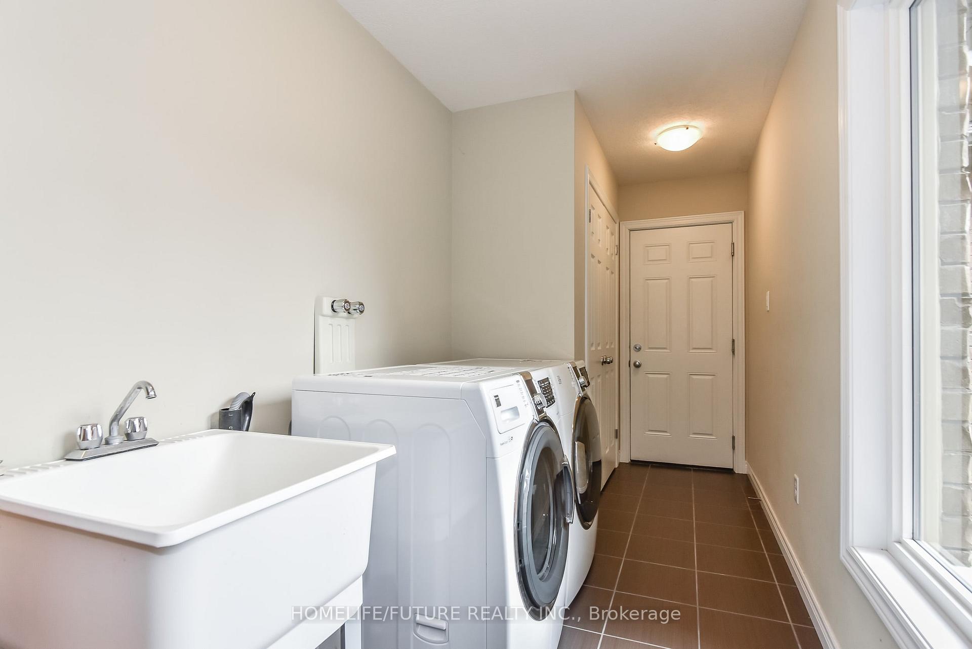 Photo 9 of Unit 30, 14 Amos Drive, Guelph, Kortright East — HOMEH