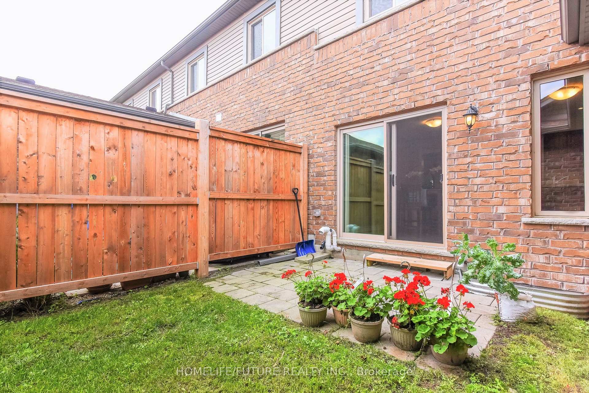 Photo 17 of Unit 30, 14 Amos Drive, Guelph, Kortright East — HOMEH
