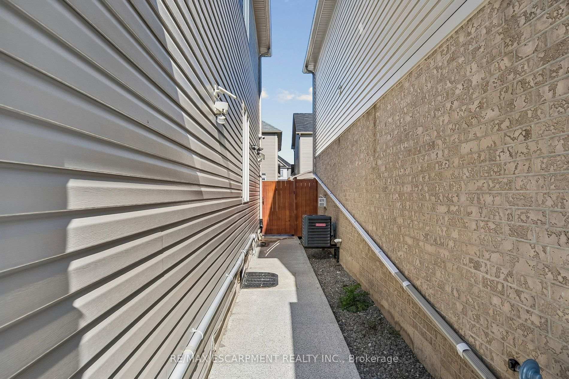 Photo 38 of 16 Alexandra Drive, Thorold, Hurricane/Merrittville — HOMEH