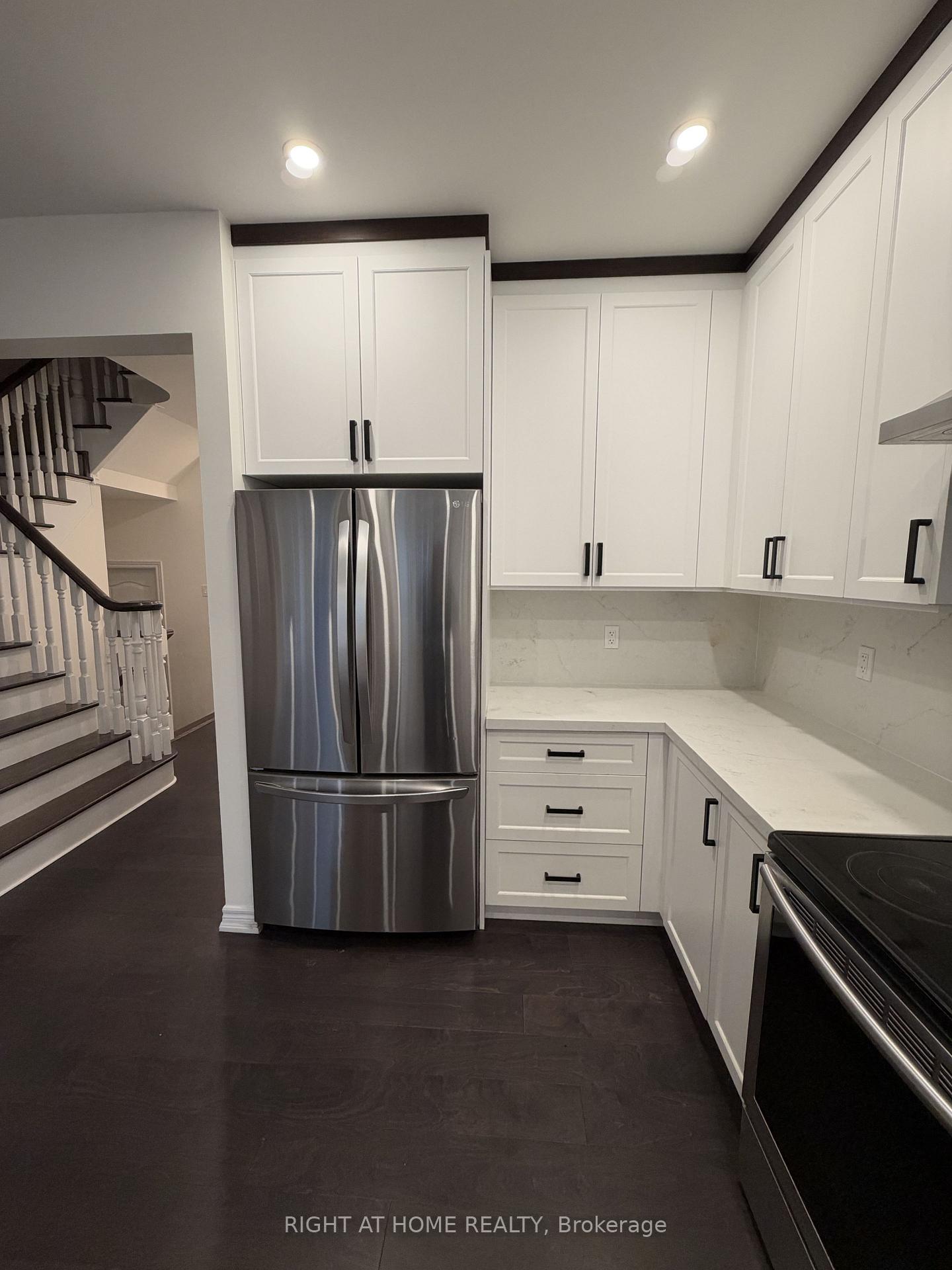 Photo 4 of 3 Marc Santi Boulevard, Vaughan, Patterson — HOMEH