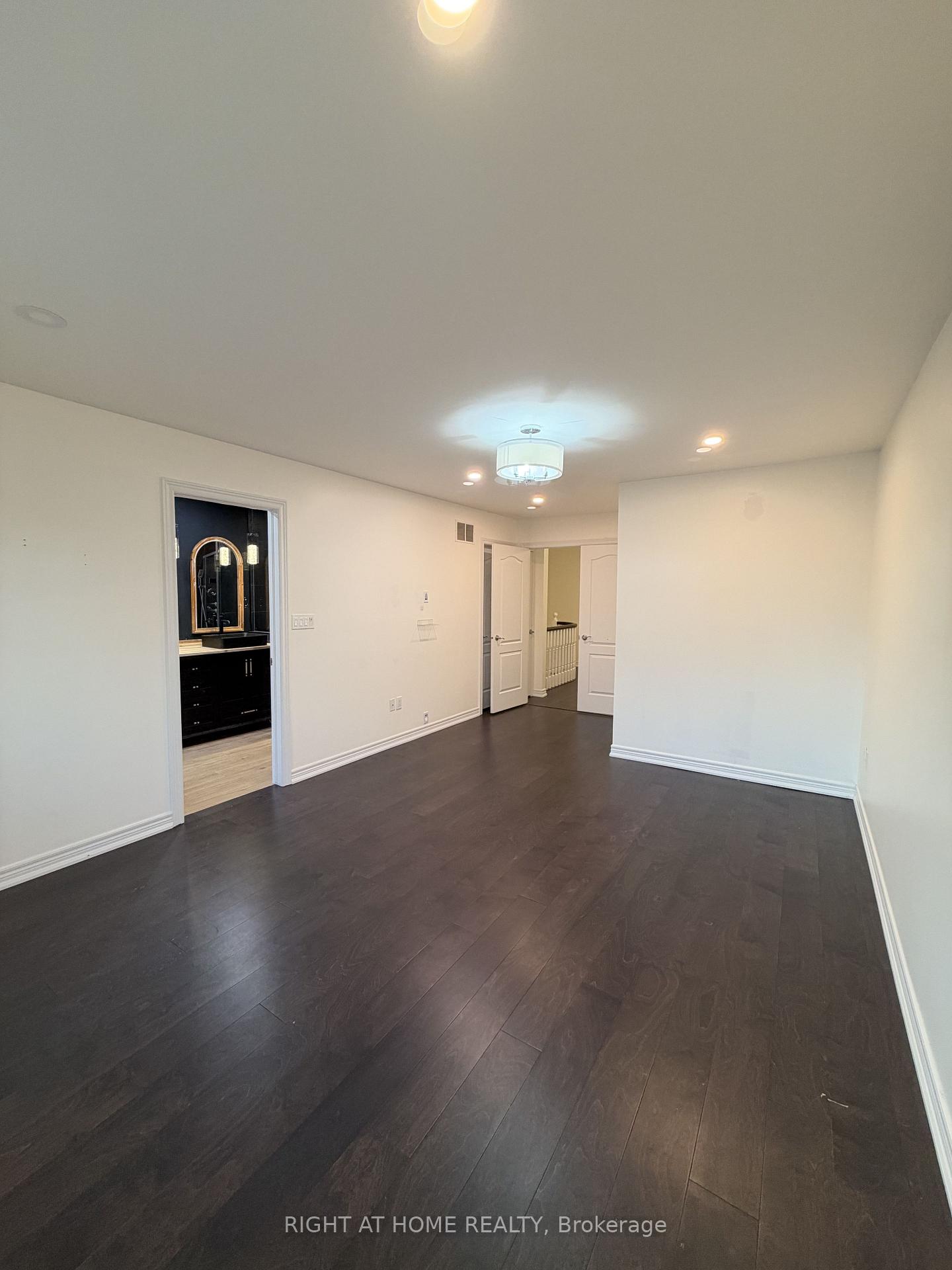 Photo 9 of 3 Marc Santi Boulevard, Vaughan, Patterson — HOMEH