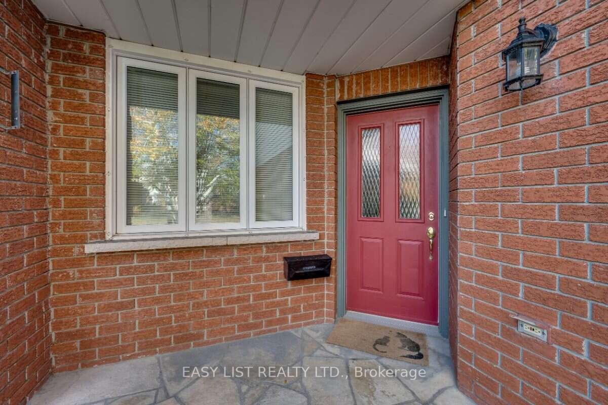 Photo 3 of 77 Mcgibbon Drive, Ottawa, Kanata - Katimavik — HOMEH