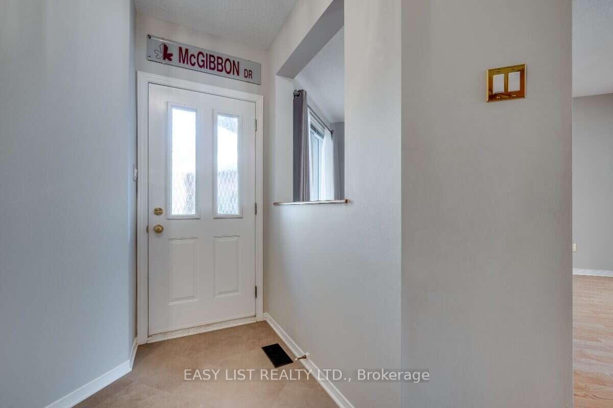 Photo 4 of 77 Mcgibbon Drive, Ottawa, Kanata - Katimavik — HOMEH