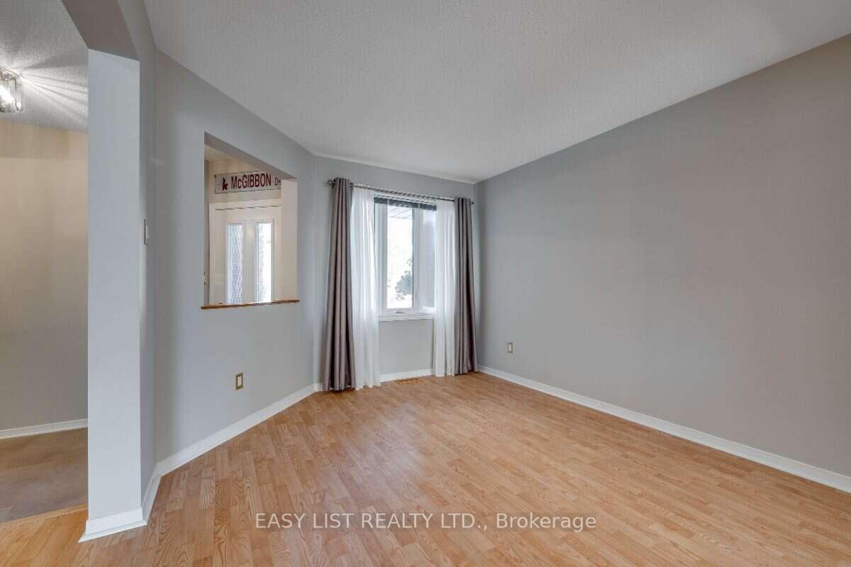 Photo 5 of 77 Mcgibbon Drive, Ottawa, Kanata - Katimavik — HOMEH