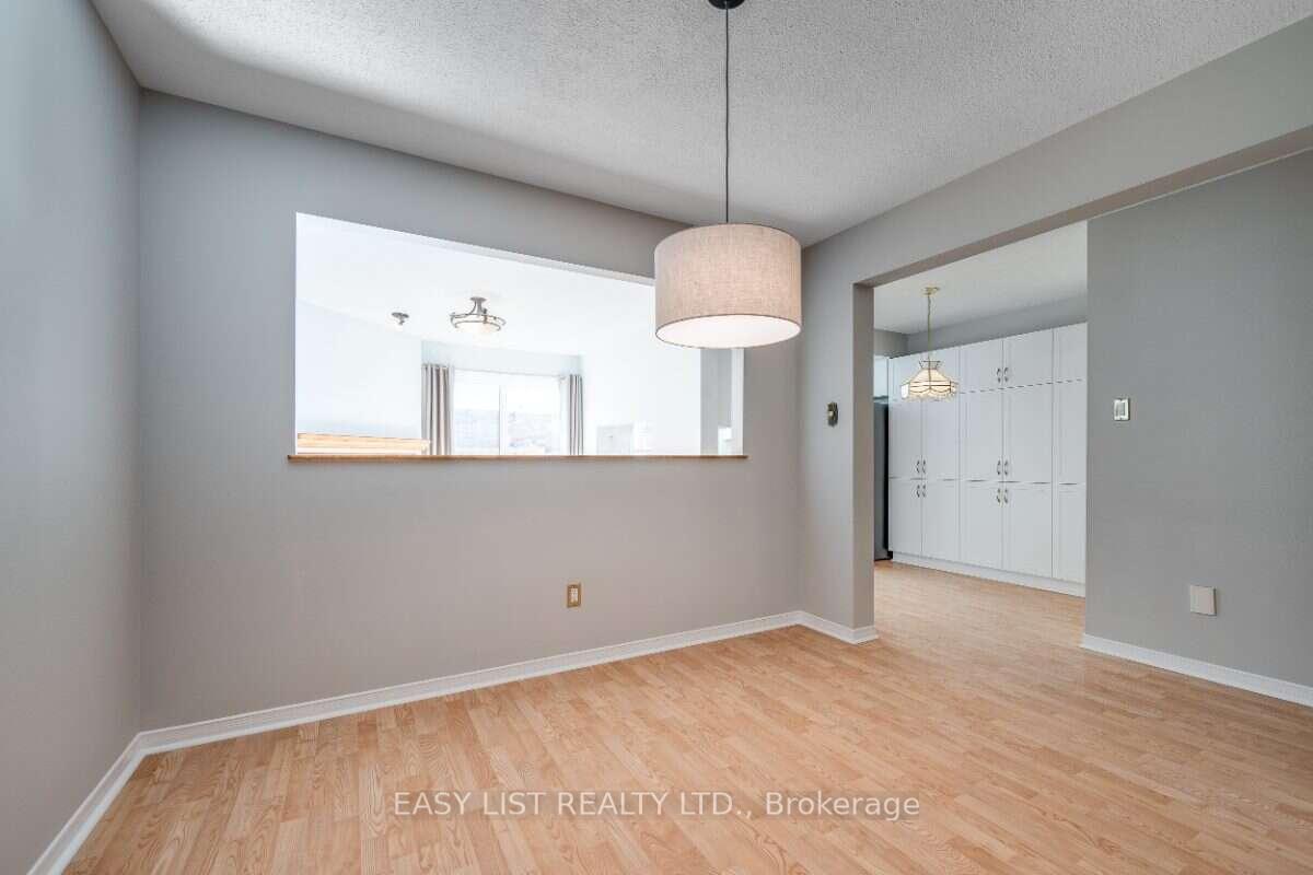 Photo 11 of 77 Mcgibbon Drive, Ottawa, Kanata - Katimavik — HOMEH