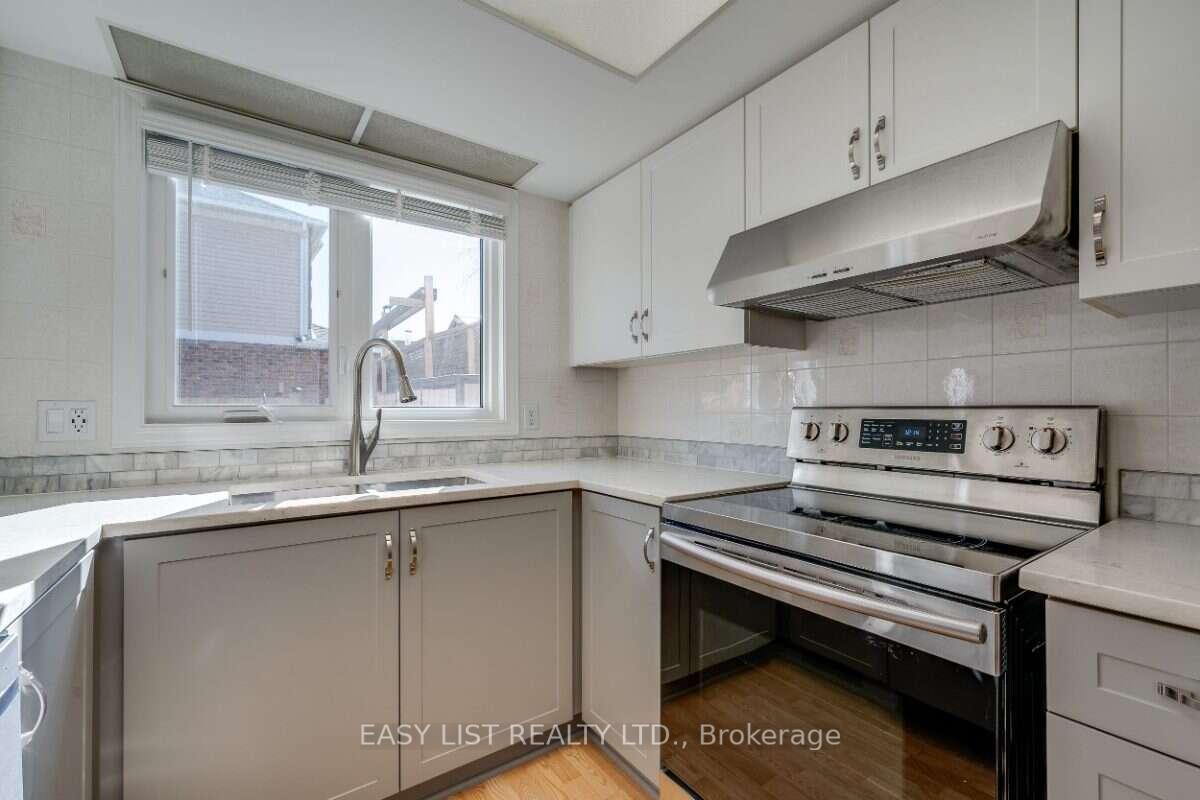 Photo 15 of 77 Mcgibbon Drive, Ottawa, Kanata - Katimavik — HOMEH