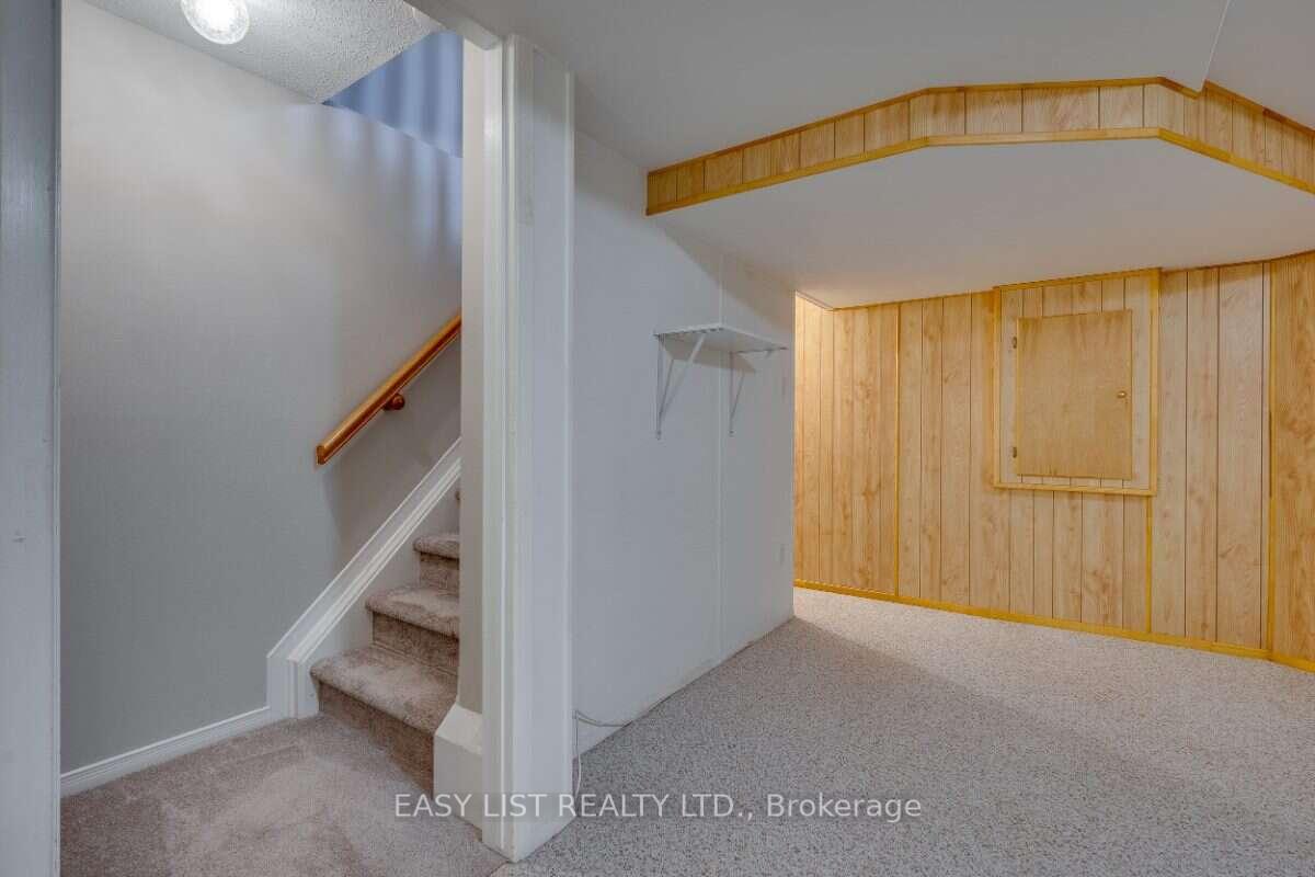 Photo 35 of 77 Mcgibbon Drive, Ottawa, Kanata - Katimavik — HOMEH
