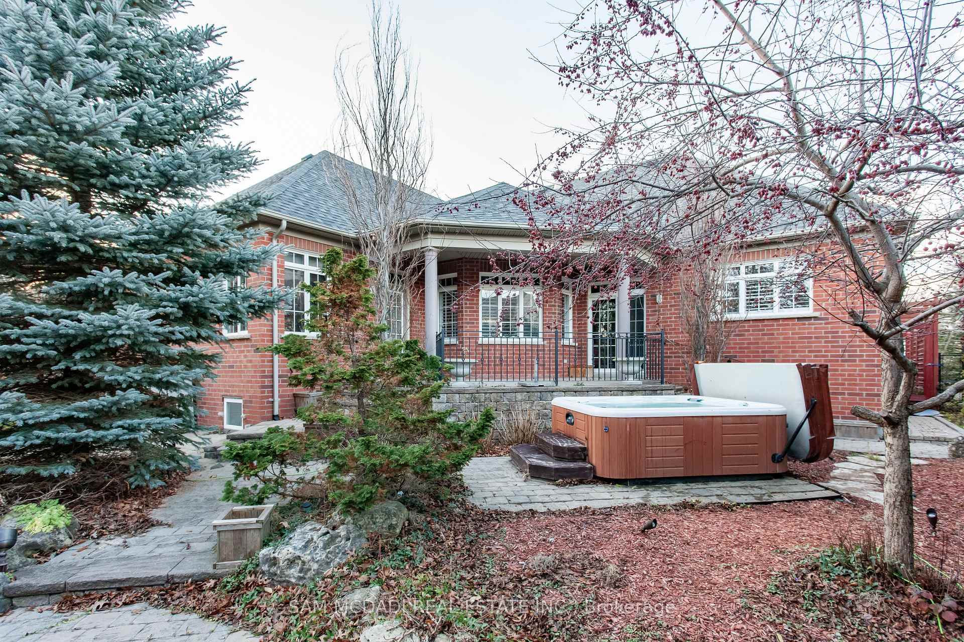 Photo 3 of 50 Links Lane, Brampton, Credit Valley — HOMEH