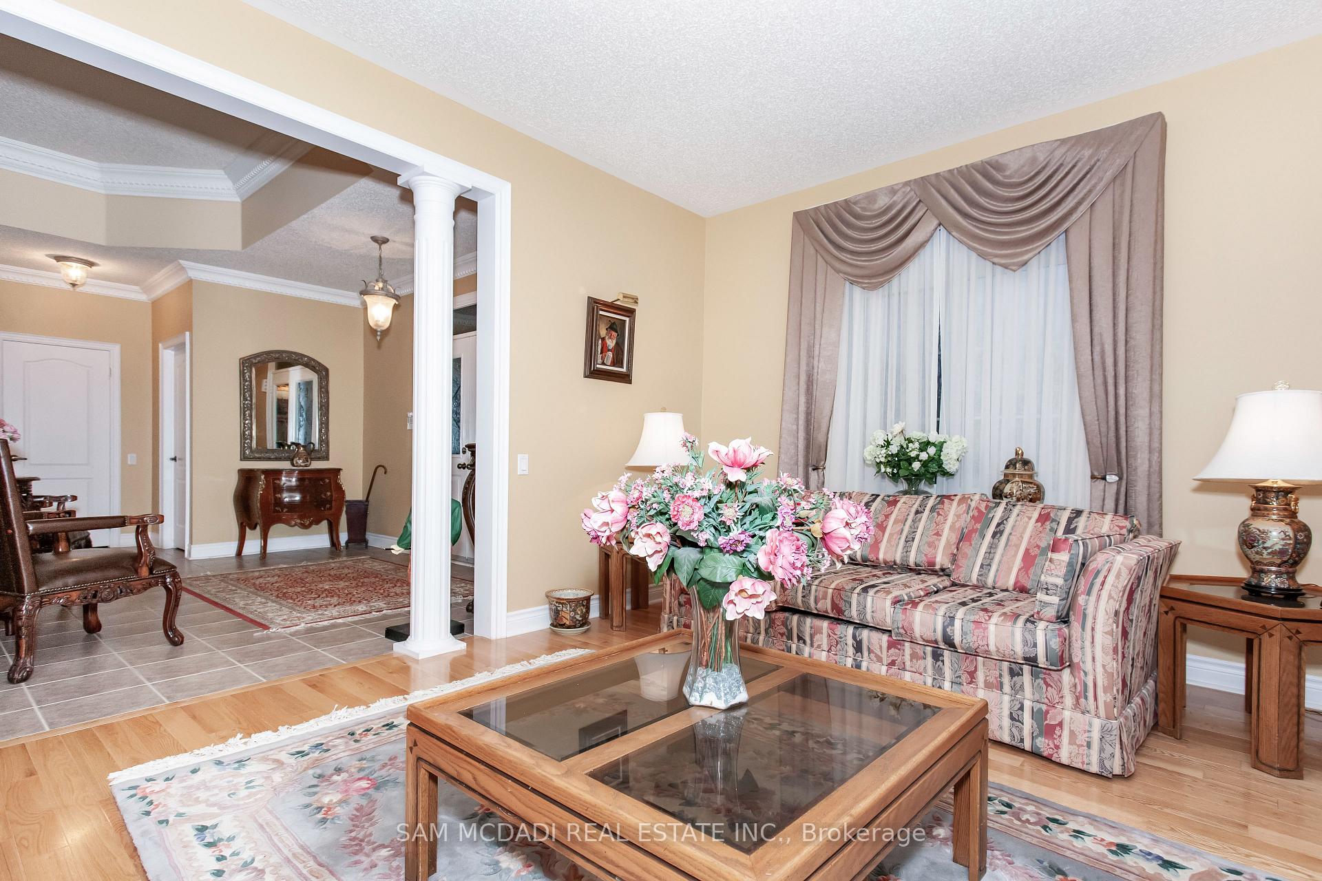 Photo 9 of 50 Links Lane, Brampton, Credit Valley — HOMEH