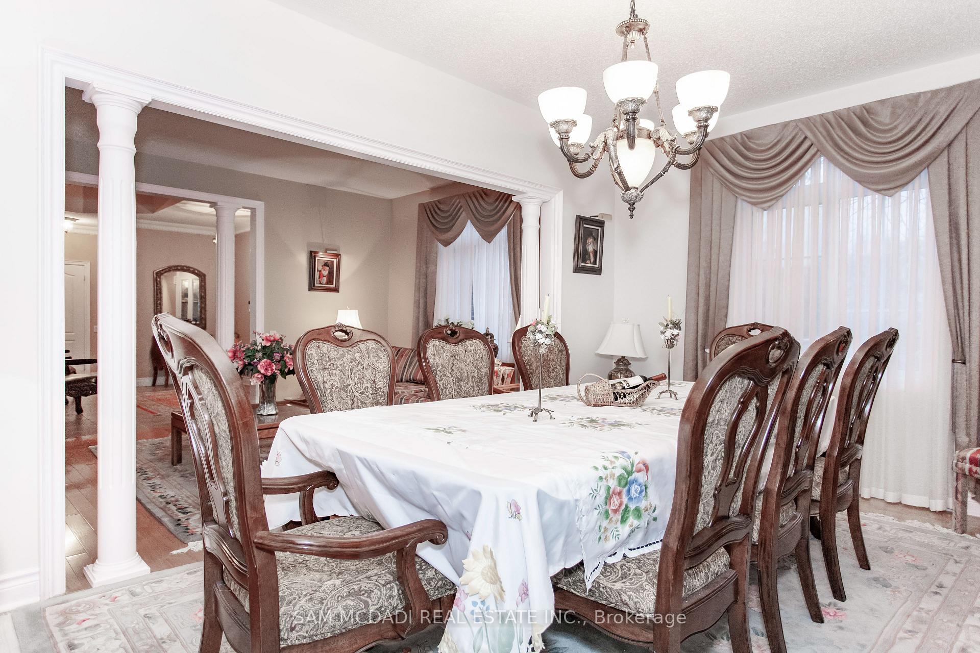 Photo 10 of 50 Links Lane, Brampton, Credit Valley — HOMEH
