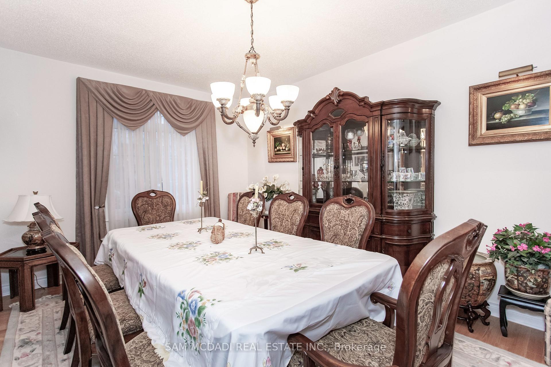 Photo 12 of 50 Links Lane, Brampton, Credit Valley — HOMEH