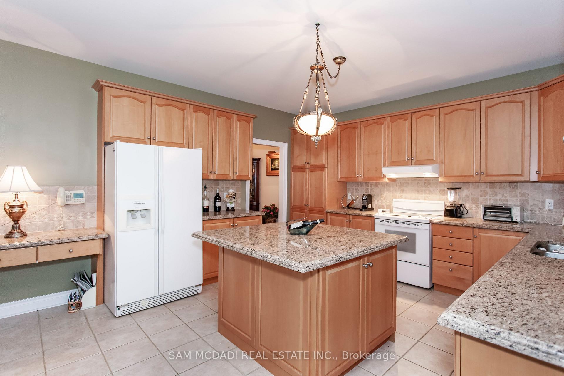 Photo 14 of 50 Links Lane, Brampton, Credit Valley — HOMEH