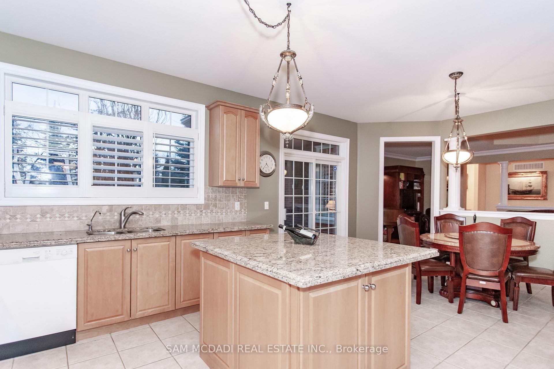 Photo 16 of 50 Links Lane, Brampton, Credit Valley — HOMEH