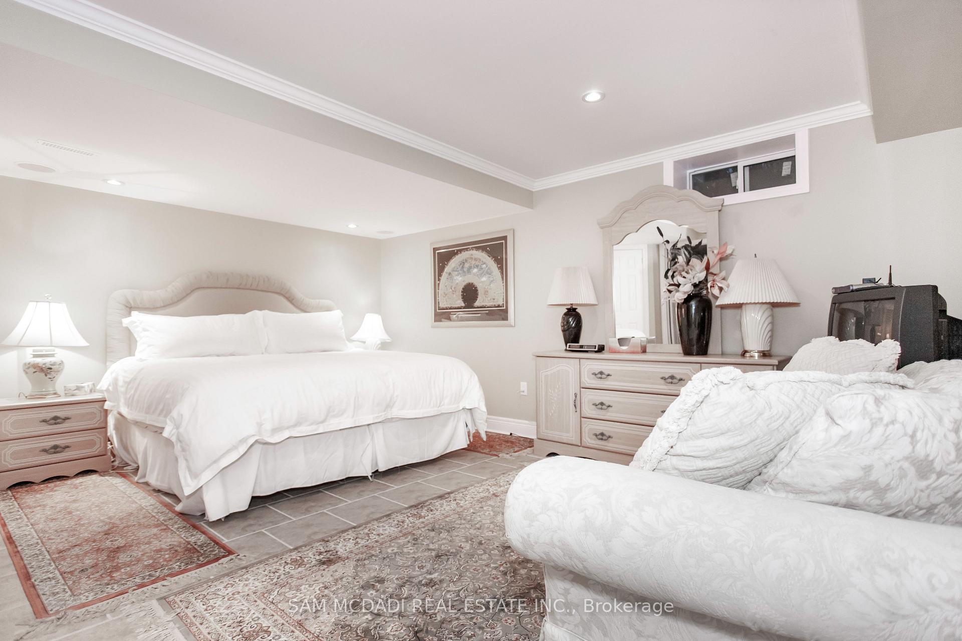 Photo 33 of 50 Links Lane, Brampton, Credit Valley — HOMEH