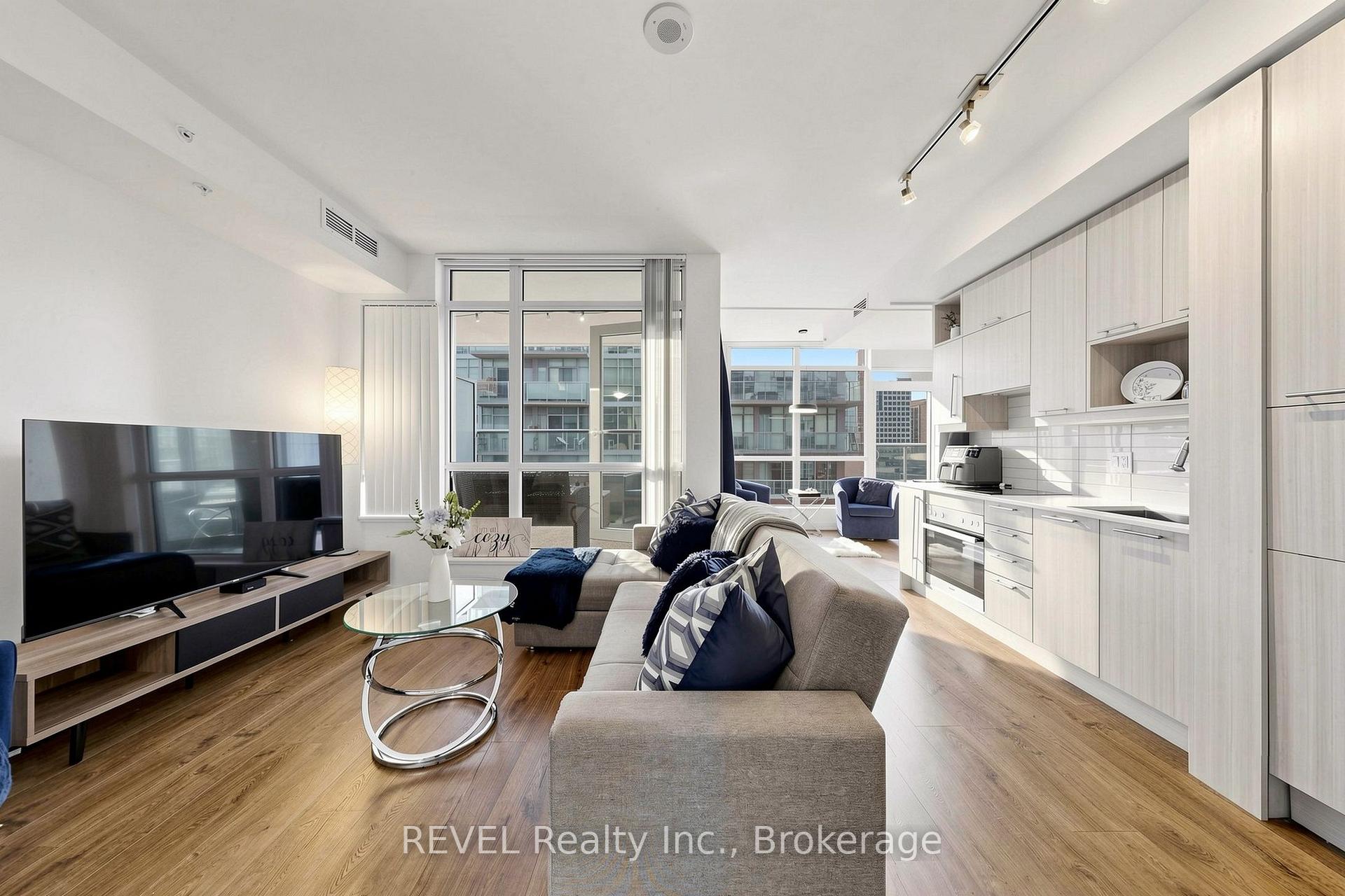 Photo 7 of Unit 705, 30 Nelson Street, Toronto, Waterfront Communities — HOMEH