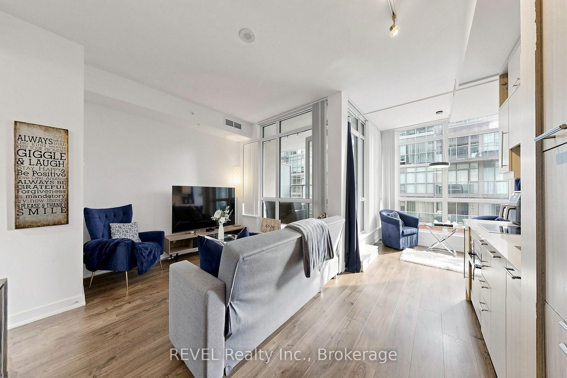 Photo 8 of Unit 705, 30 Nelson Street, Toronto, Waterfront Communities — HOMEH