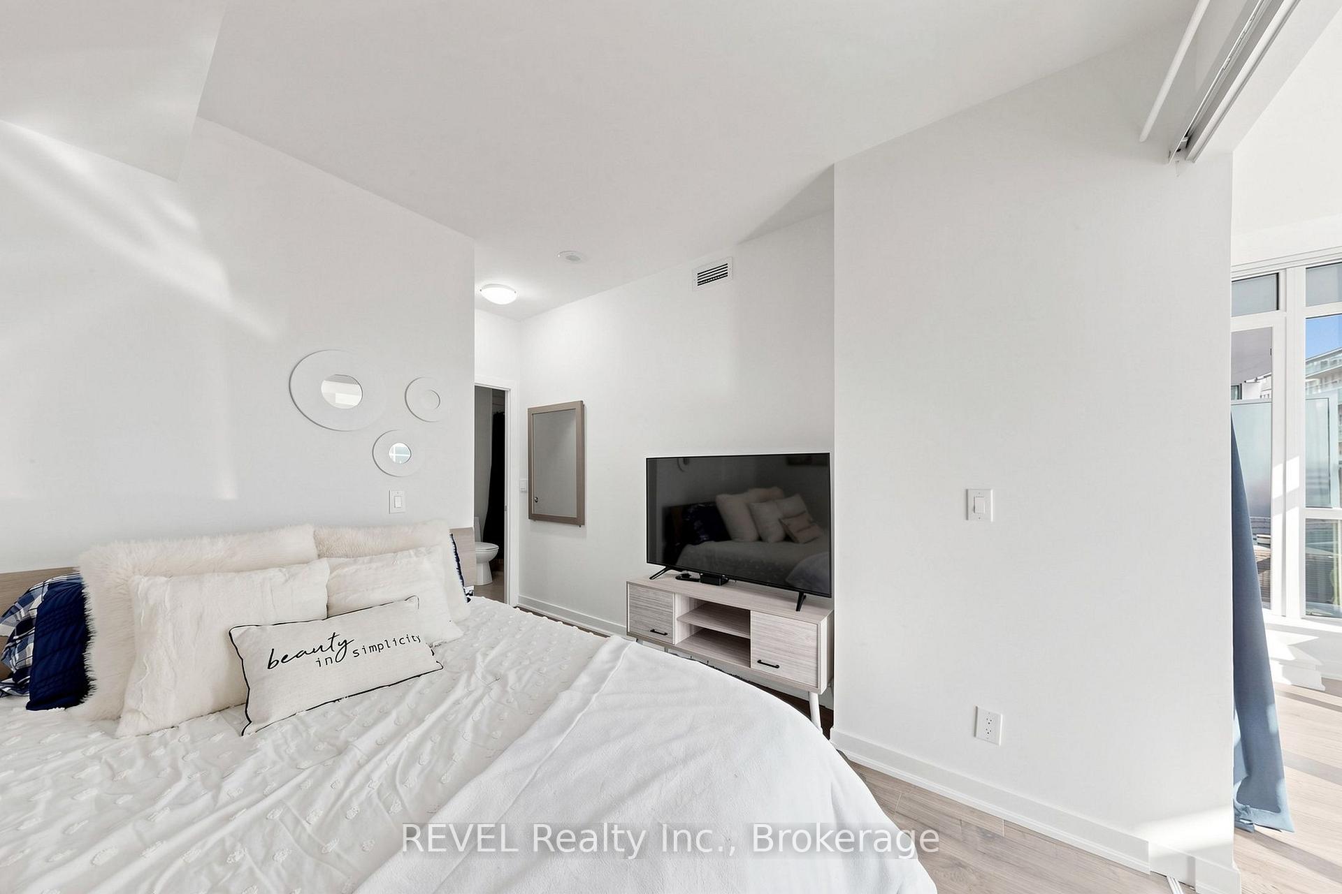 Photo 15 of Unit 705, 30 Nelson Street, Toronto, Waterfront Communities — HOMEH