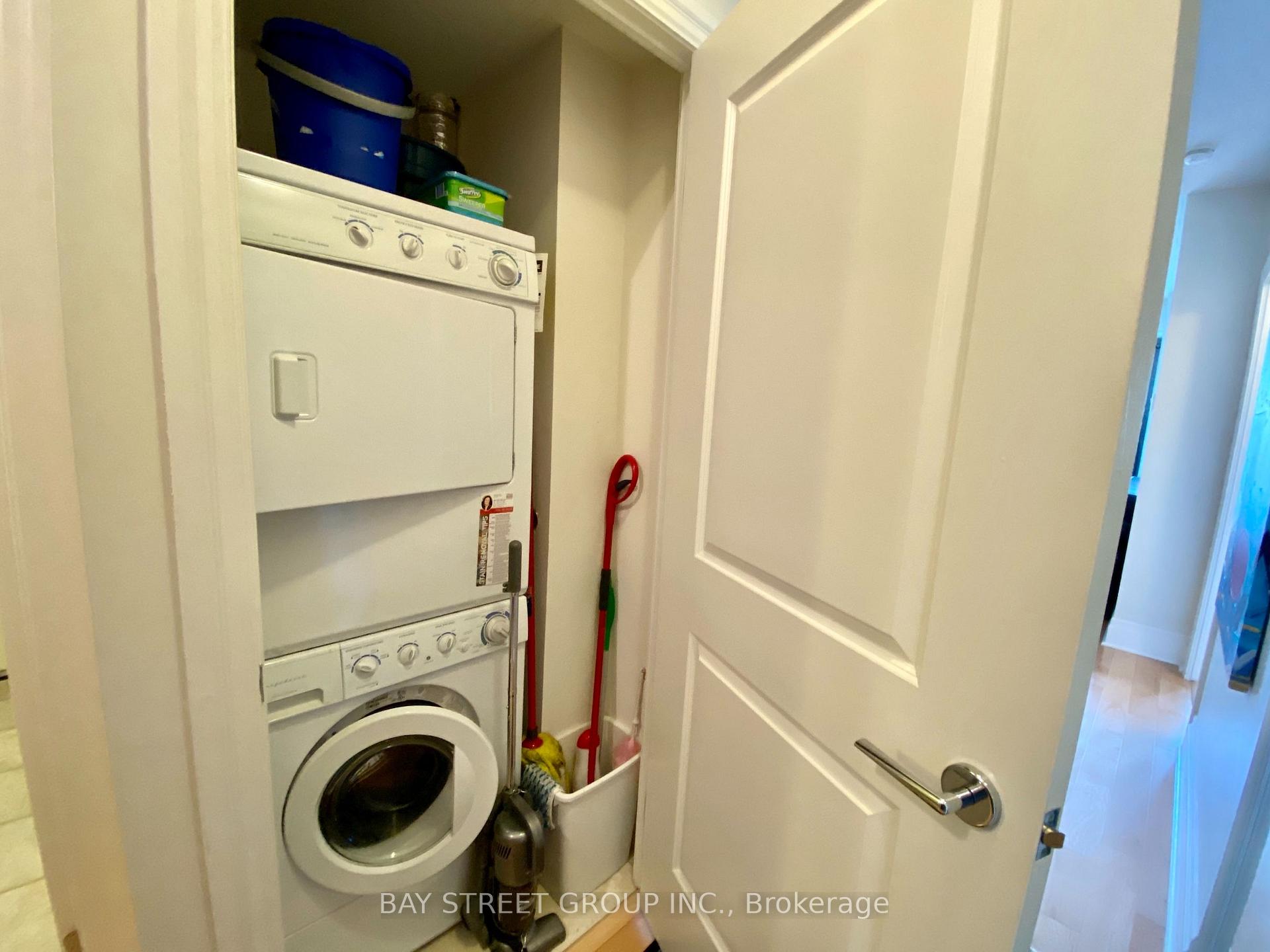 Photo 4 of Unit 321, 39 Upper Duke Crescent, Markham, Unionville — HOMEH