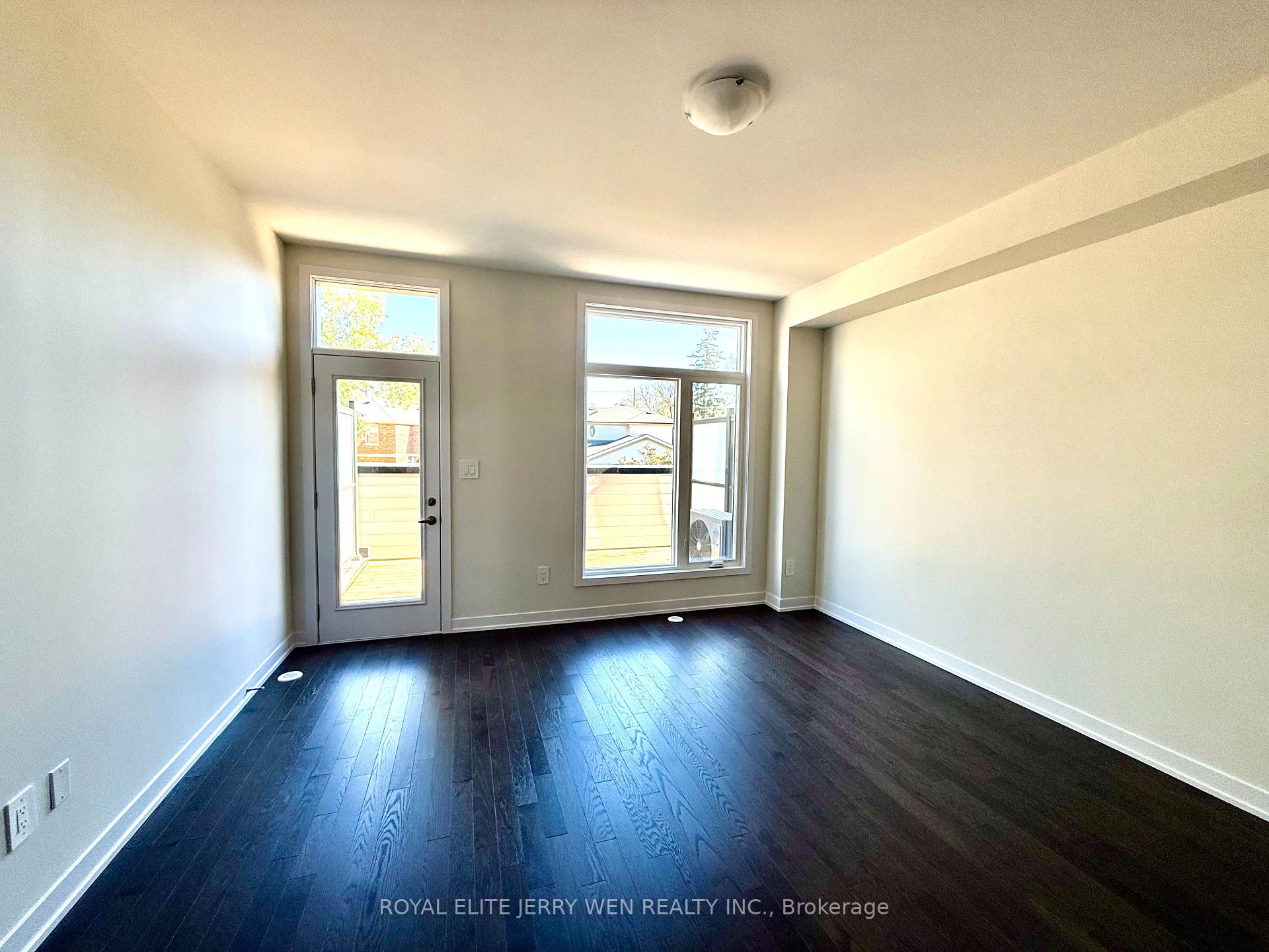 Photo 9 of 392 Lawrence Heights Way, Toronto, Englemount-Lawrence — HOMEH