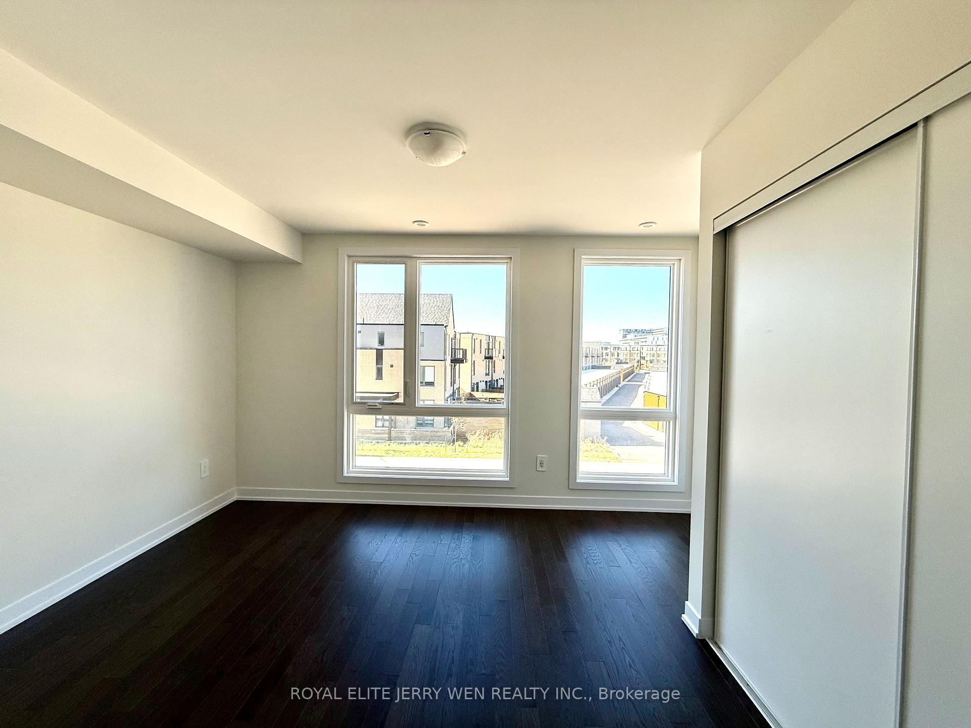 Photo 11 of 392 Lawrence Heights Way, Toronto, Englemount-Lawrence — HOMEH