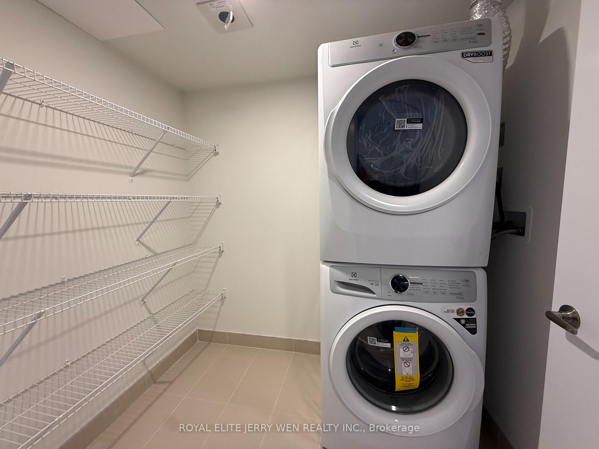 Photo 13 of 392 Lawrence Heights Way, Toronto, Englemount-Lawrence — HOMEH